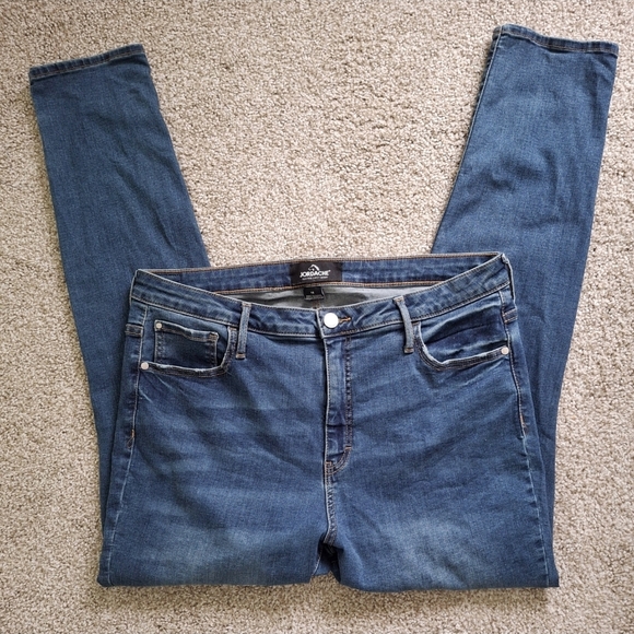 Jordache High Rise Curvy Skinny Jeans Medium Blue Size 18 - Picture 3 of 6